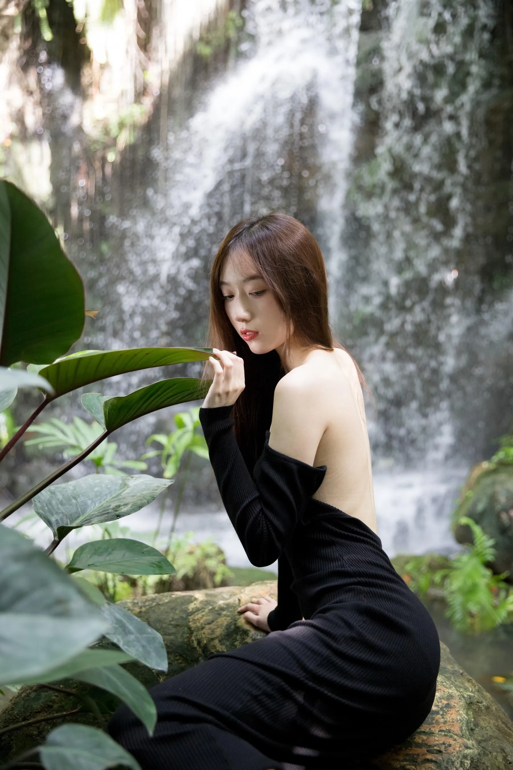 [YITUYU艺图语]2021.11.08 白月光 KK [24P]插图1